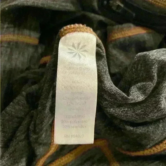 Athleta Medium Gray Capris Leggings - Picture 7 of 8